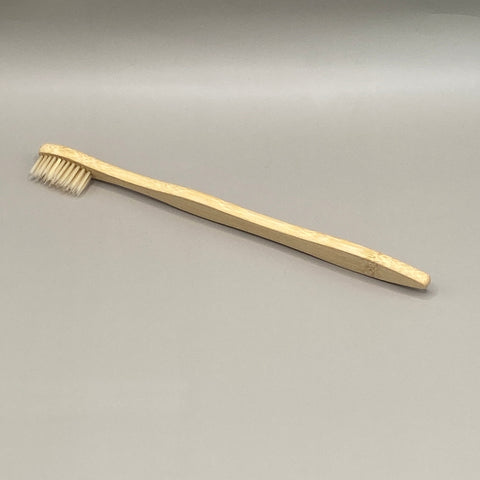 Brosse à dents en bambou – Douceur, écologie & hygiène responsable