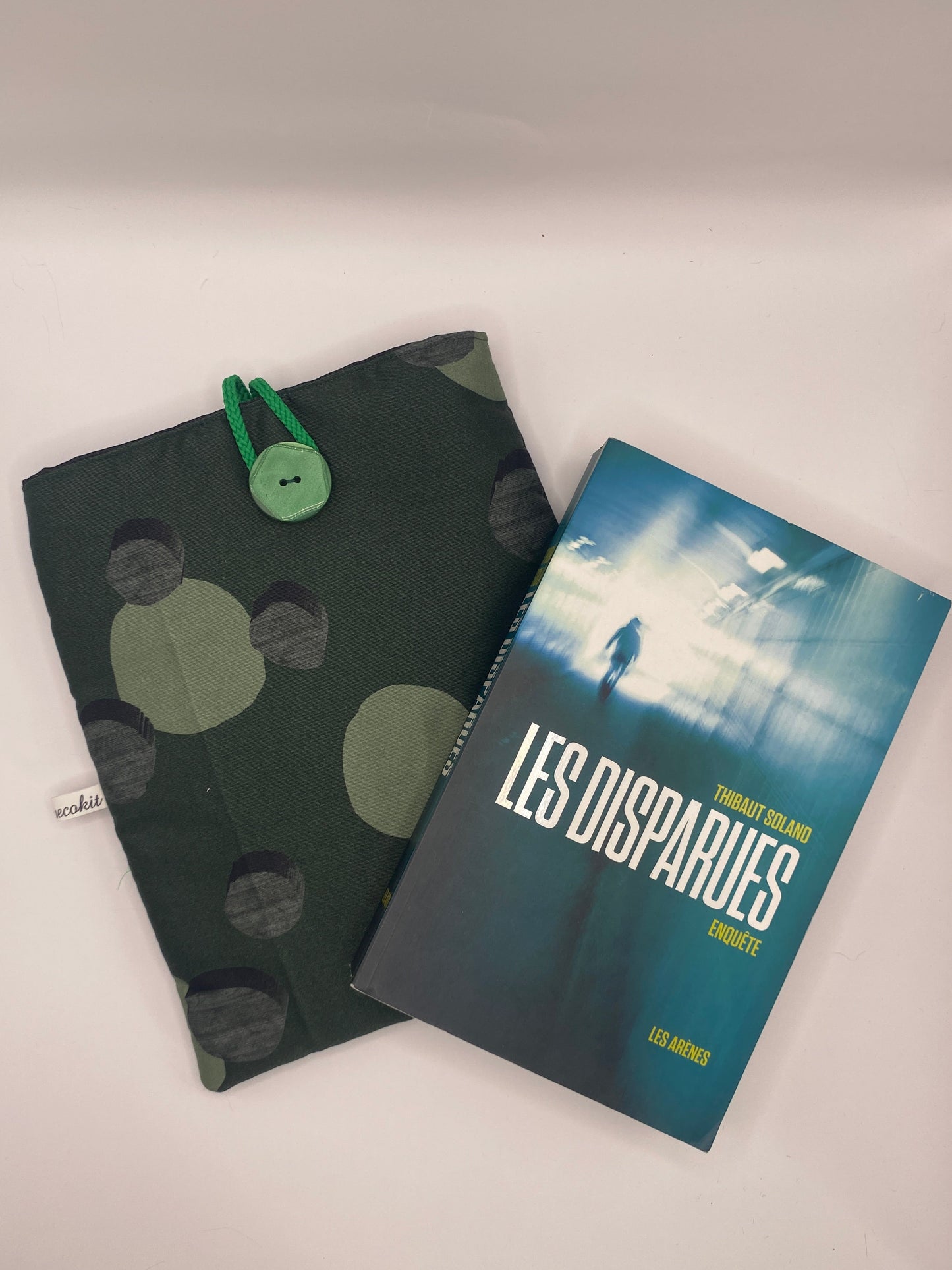 Housse de Livre Grand format Tissu Upcyclé Artisanale - 21x26cm Fait Main