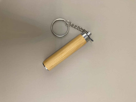 Porte-Clés Lampe LED Bambou – Éclairage Nomade Compact & Écologique