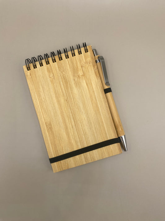 ✏️ Un duo éco-responsable pour écrire naturellement au quotidien. Léger, réutilisable et pratique, parfait pour la maison, le travail ou le sac à main.