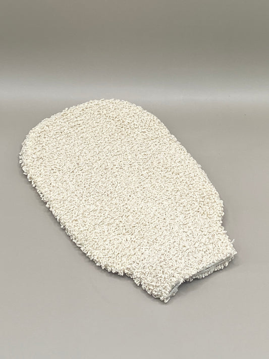 🛁 Offrez à votre peau un soin purifiant et revitalisant avec ce gant exfoliant en fibre de luffa. Naturel, durable et sans plastique, il élimine les peaux mortes tout en stimulant la circulation.