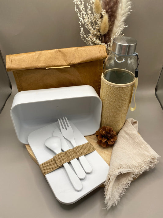 Détail du Kit Nomade avec serviette lin-coton et sac isotherme réutilisable
