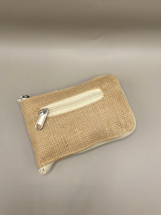 👜 Un sac shopping écoresponsable, pliable et solide ! Mélange de coton doux et de toile de jute, avec une pochette zippée intégrée et des anses renforcées : le parfait compagnon zéro plastique.