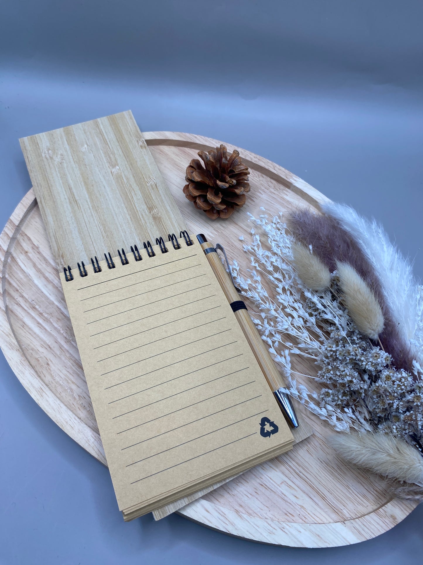 Set écriture écologique bloc-notes avec stylo en bambou compact

