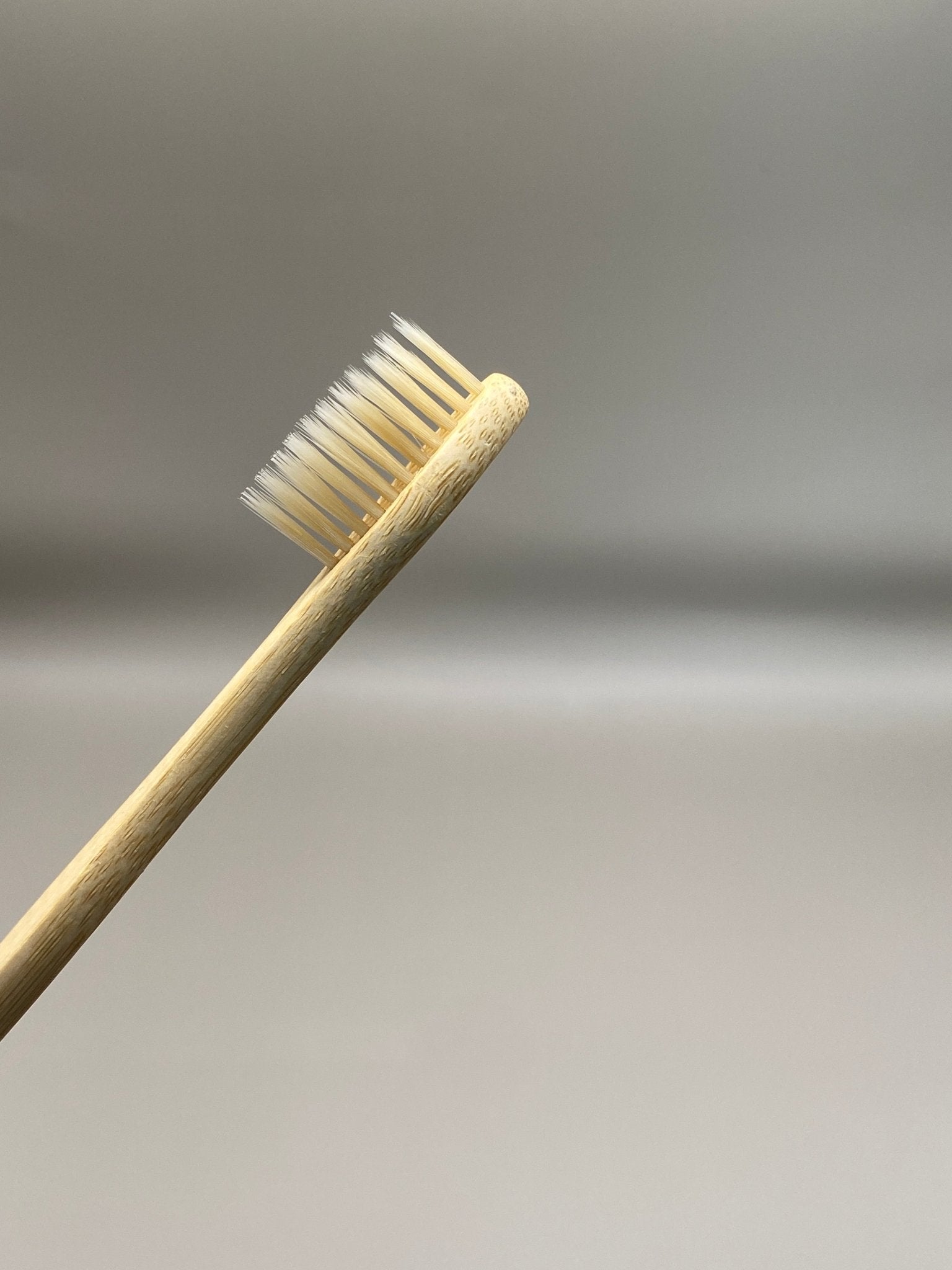 Brosse à dents bambou naturel filaments nylon ultra doux pour gencives
