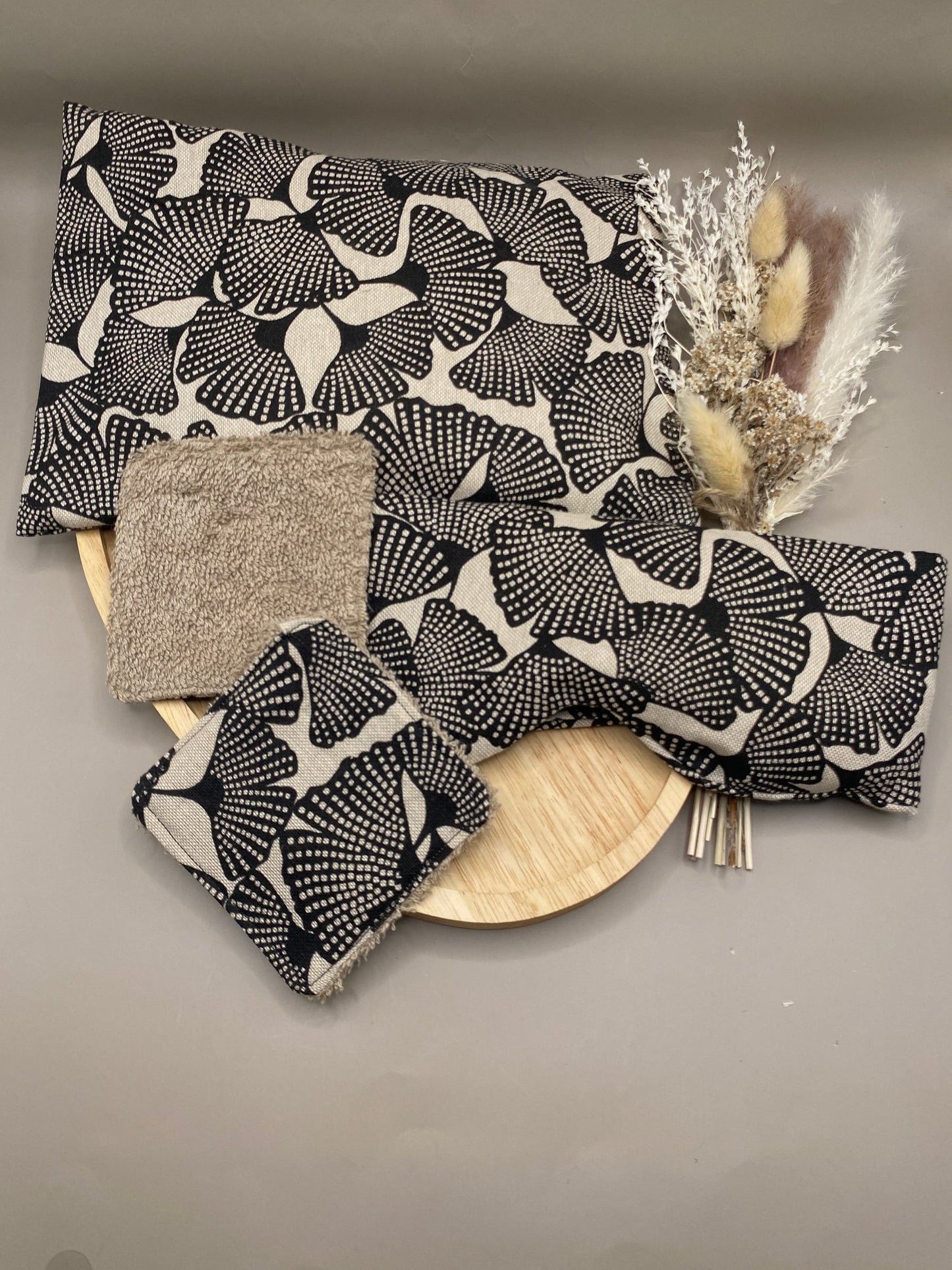 Contenu du coffret cocooning : produits artisanaux et accessoires écologiques