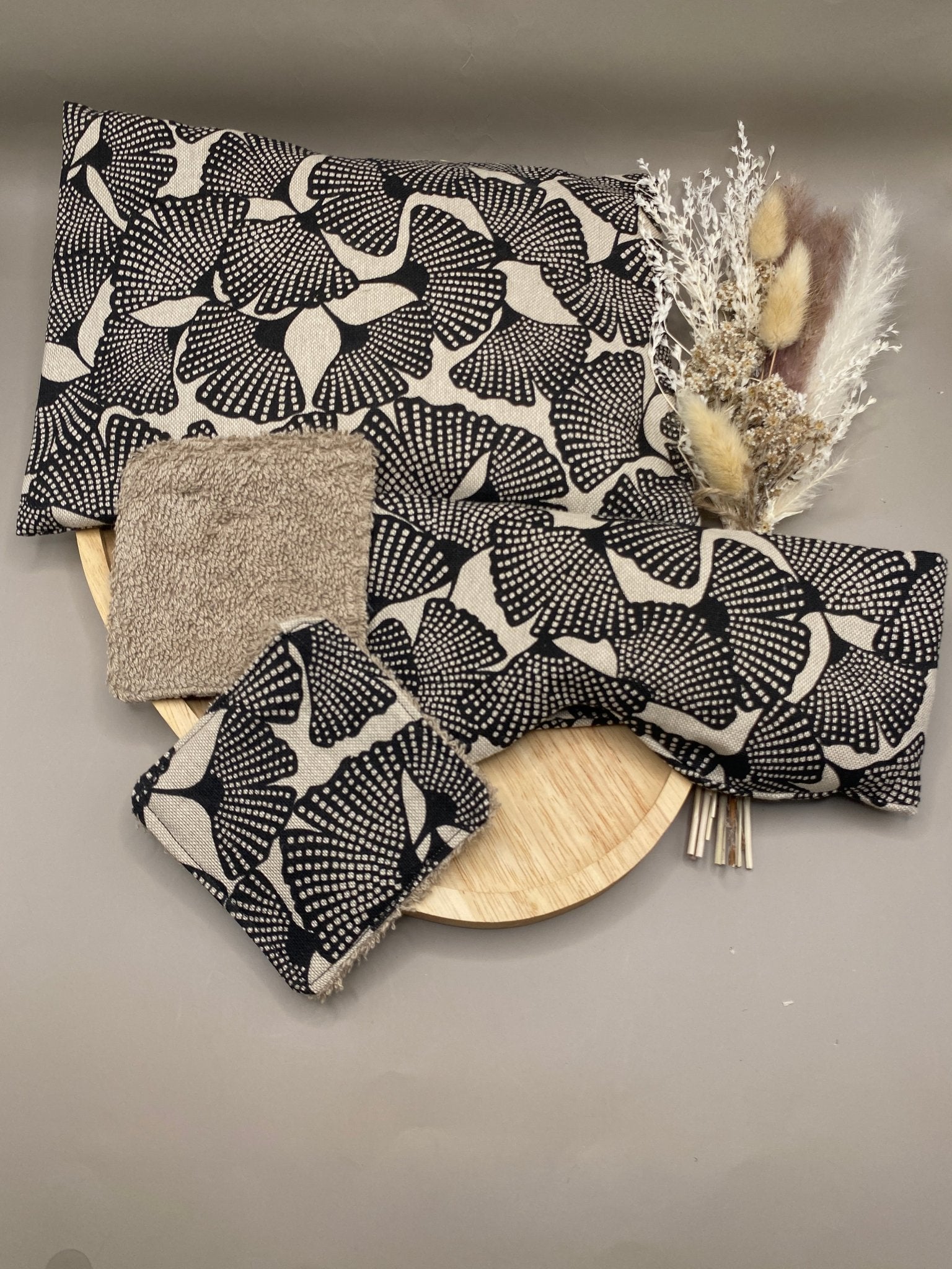 Contenu du coffret cocooning : produits artisanaux et accessoires écologiques