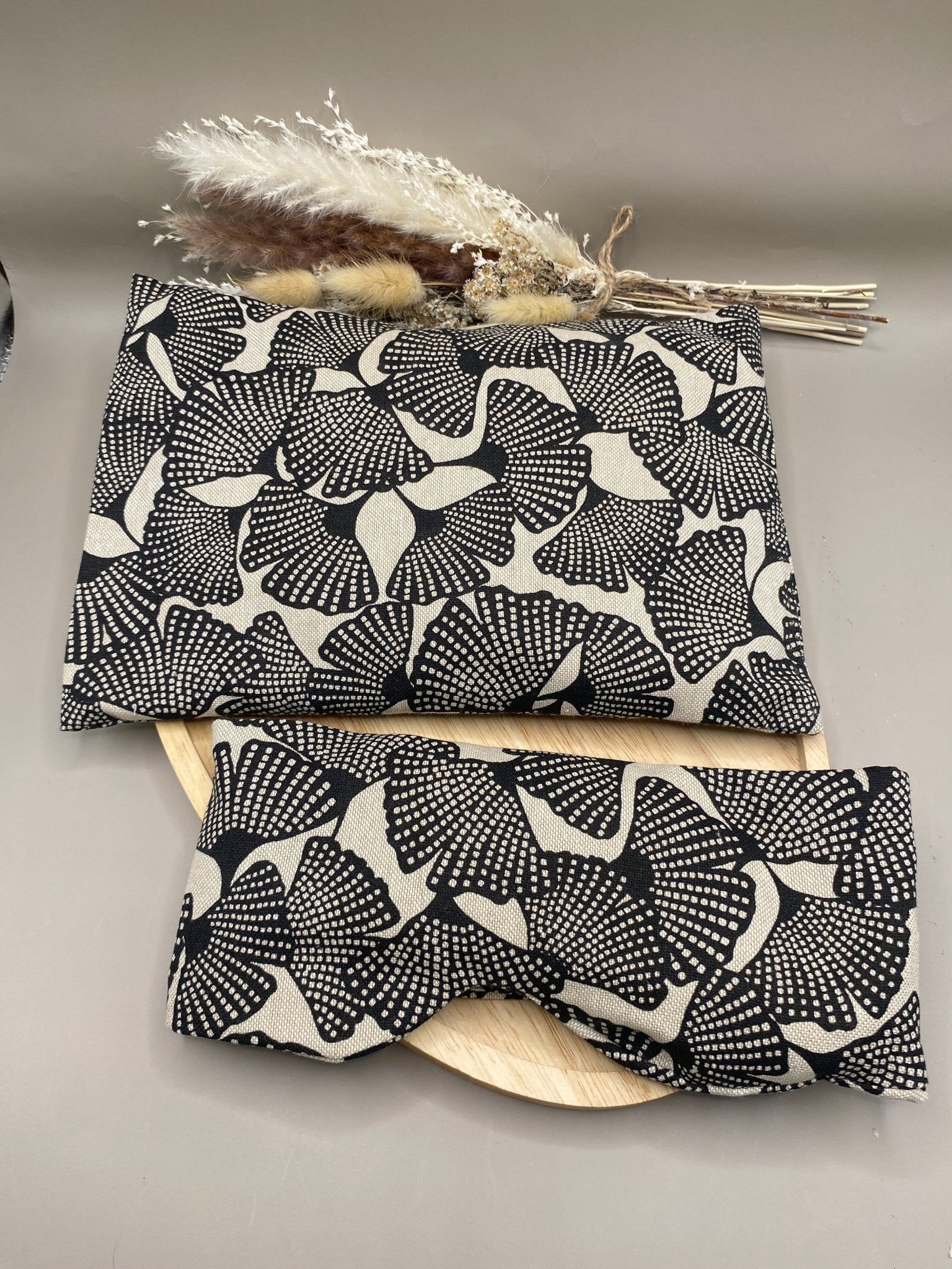 coffret comprenant un coussin et un masque chauffant aux graines de colza