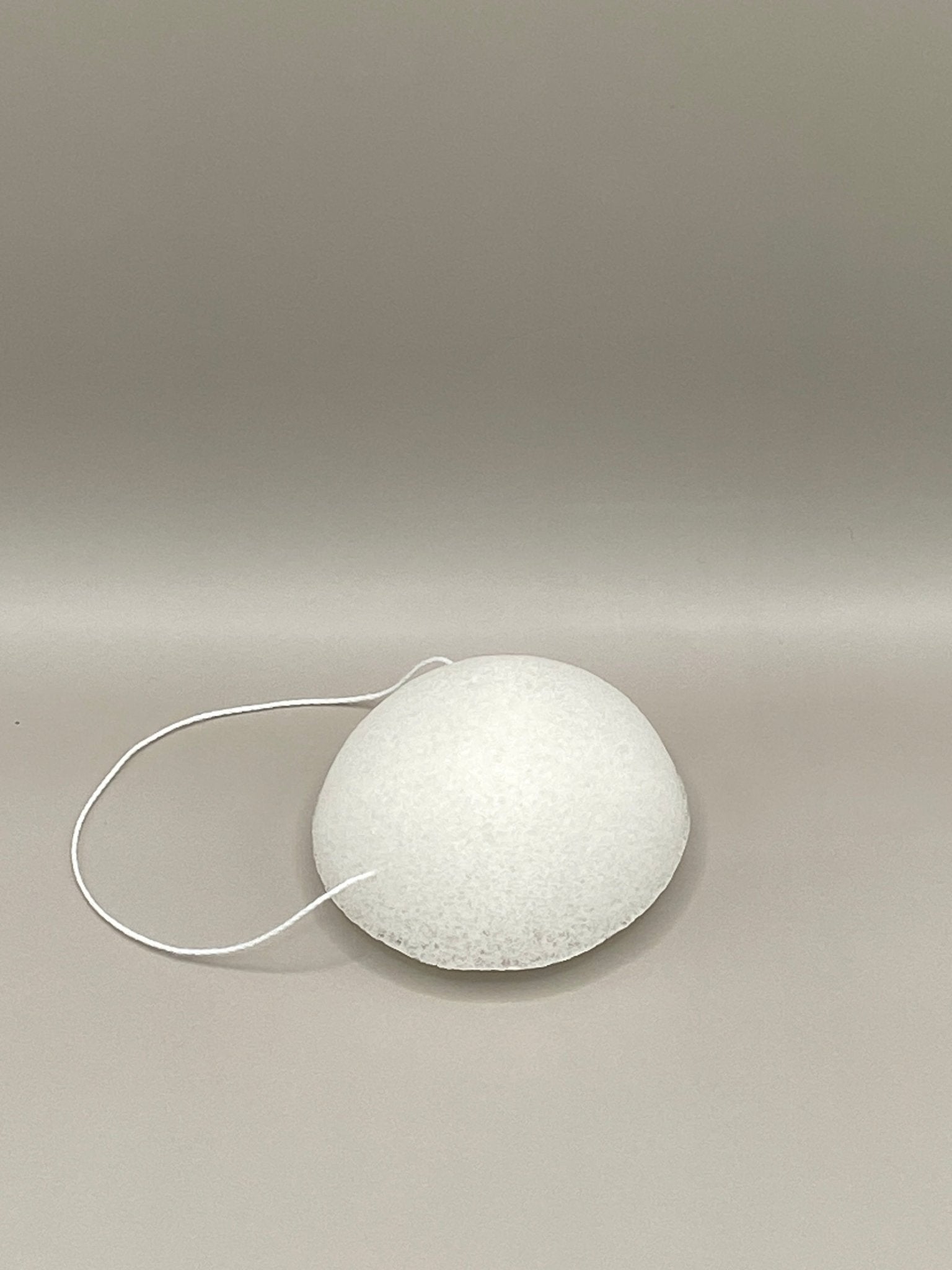 Éponge végétale konjac naturelle exfoliante pour routine beauté zéro déchet
