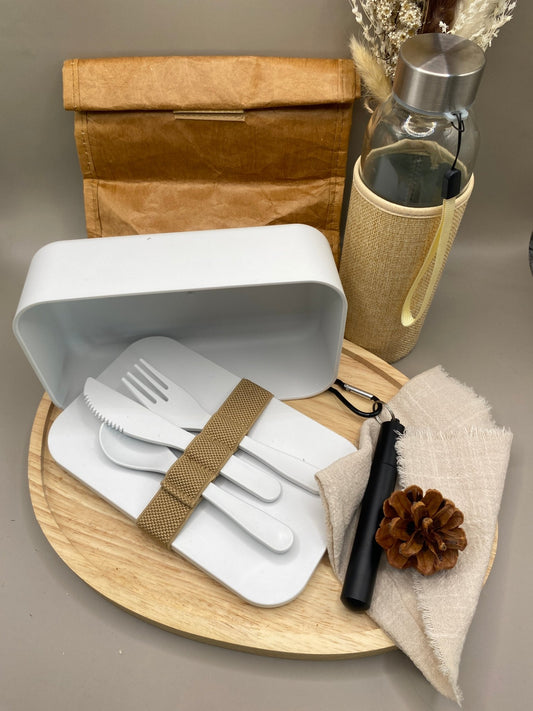 Kit nomade zéro déchet complet avec gourde lunch box et accessoires écologiques
