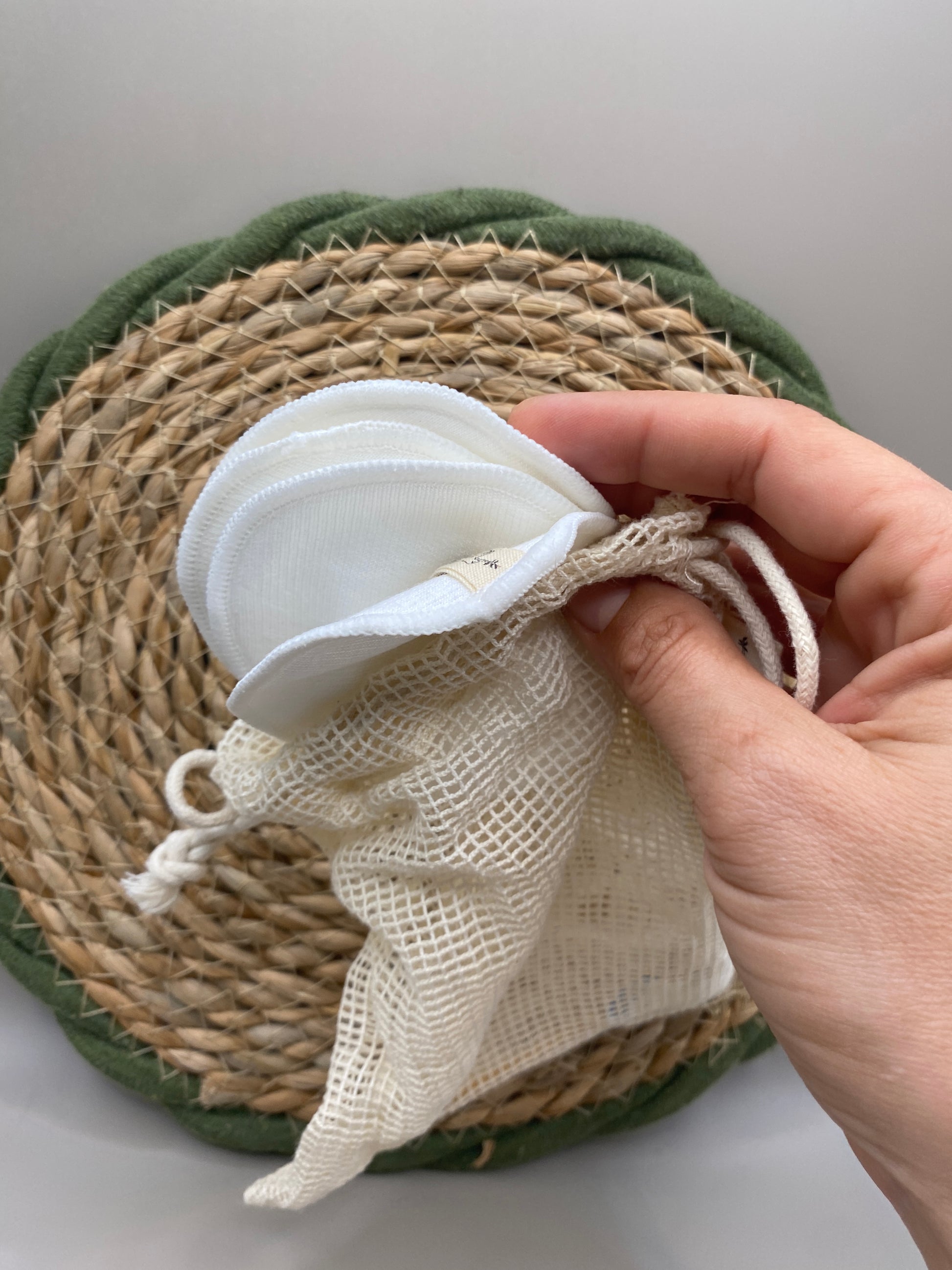 Lot 3 disques démaquillants réutilisables coton bambou avec filet de lavage
